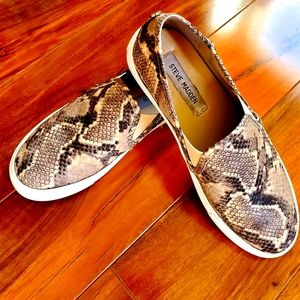 STEVE MADDEN Safari Snakeskin Loafers - Size 7.5 (EUC)